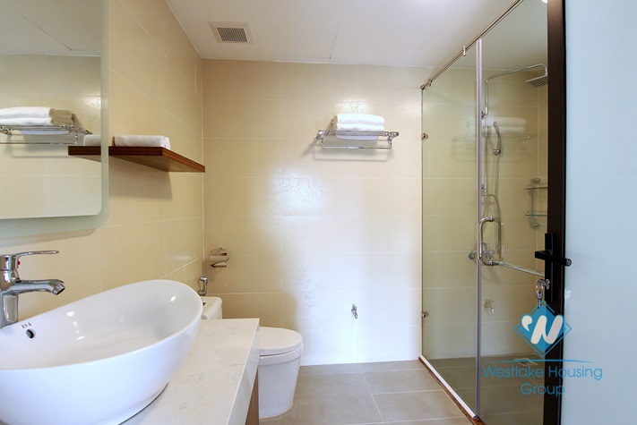 An excellent and charming apartment with 2 bedrooms for rent on Xuan Dieu 